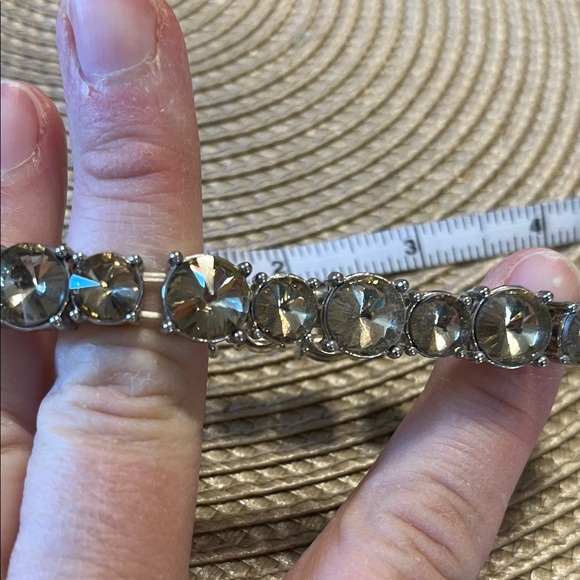 Elegant Silver Clear Rhinestone Bracelet Stretches - Picture 6 of 7